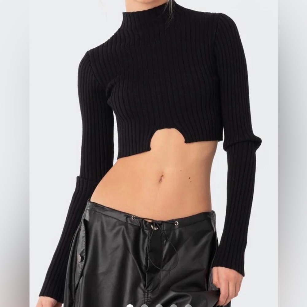 EDIKTED Bonnie Mock Neck Crop Sweater